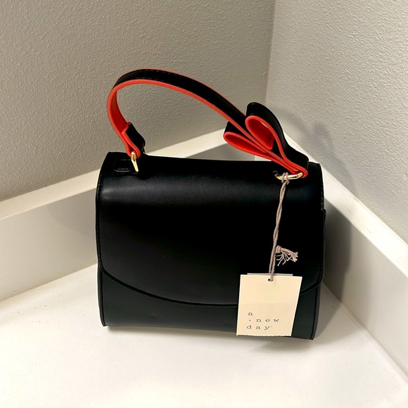 a new day Black Detachable Crossbody Strap Purse - NWT - Picture 3 of 9